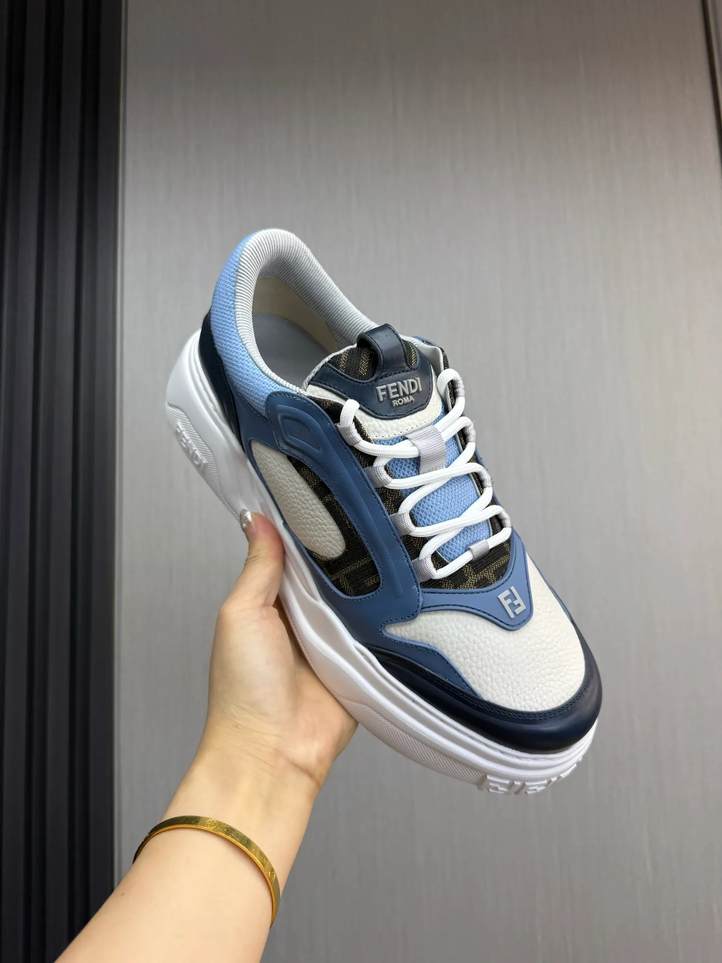 Men's shoes 💰780💰 Fendi (FENDI) men's model official website 1:1 replica ⬆️ The latest hot sale 🔥Original cowhide stitching - Comfortable mesh lining Original outsole ✅Ready stock 38-45 (38.45 non-refundable)